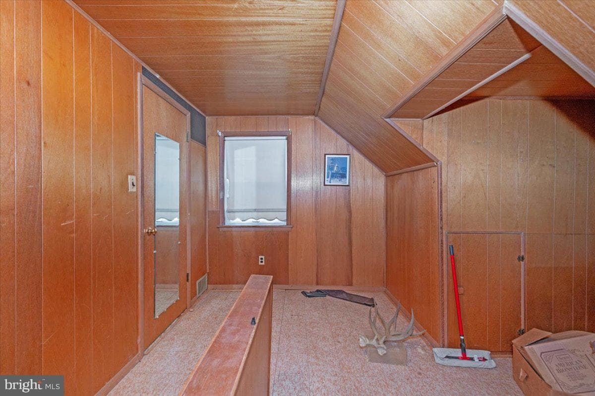 9813 Braddock Road photo 26
