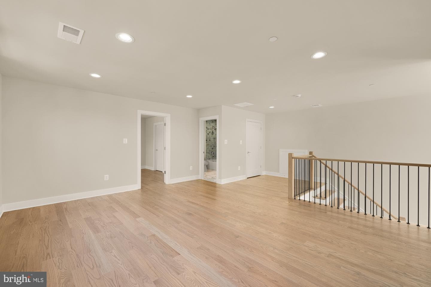 8506 Hempstead Avenue photo 44