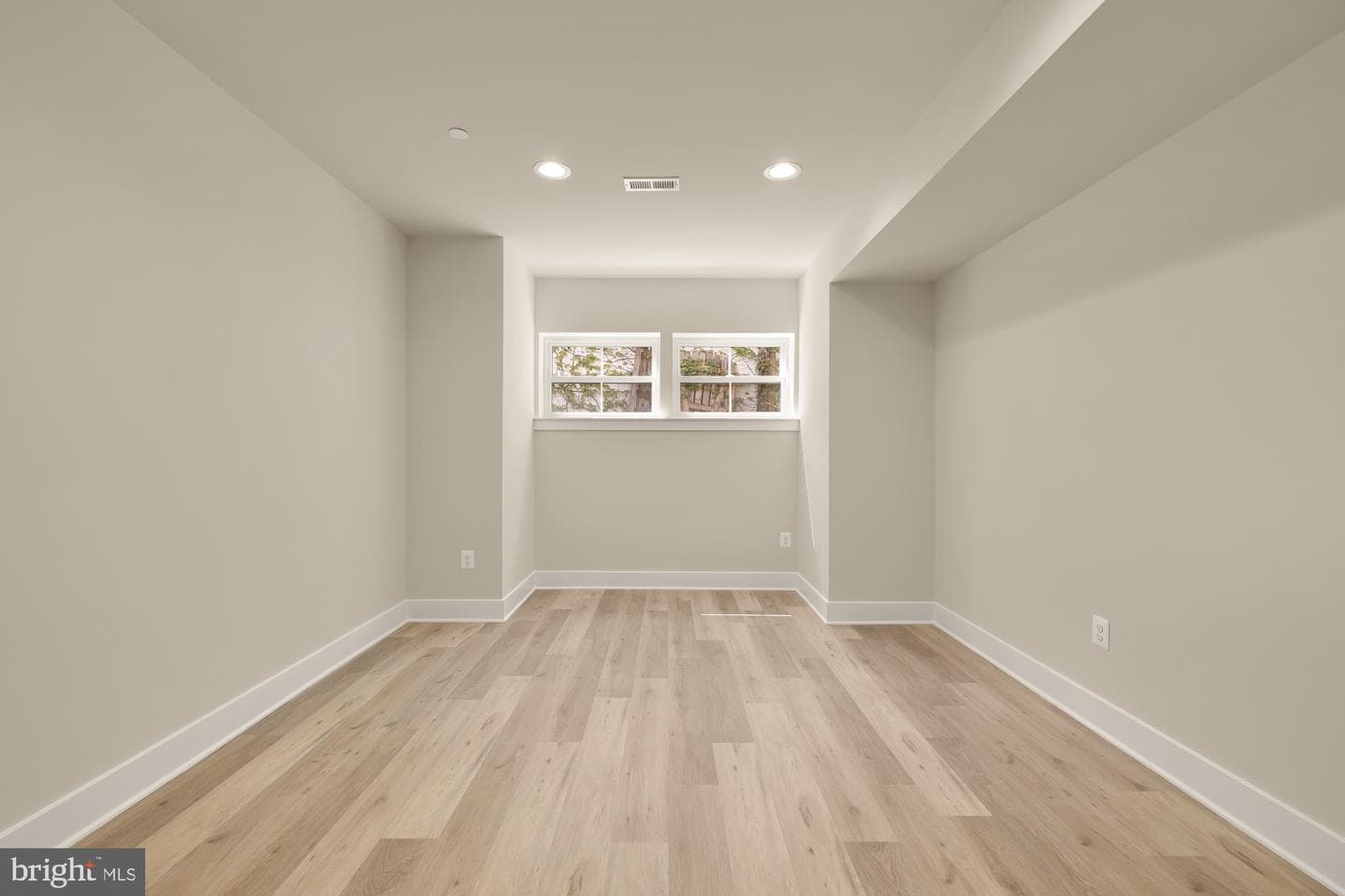 8506 Hempstead Avenue photo 51