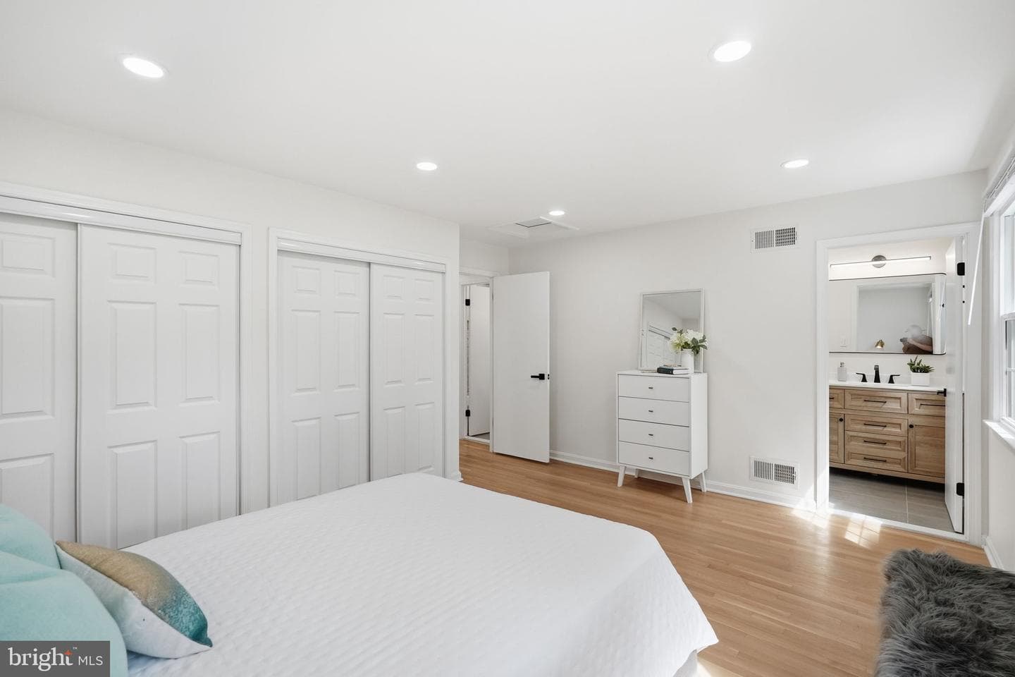 815 Woodley Drive photo 24