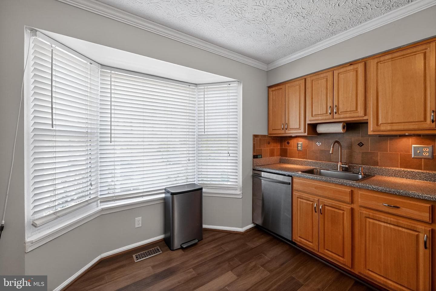 18727 Winding Creek Place photo 12