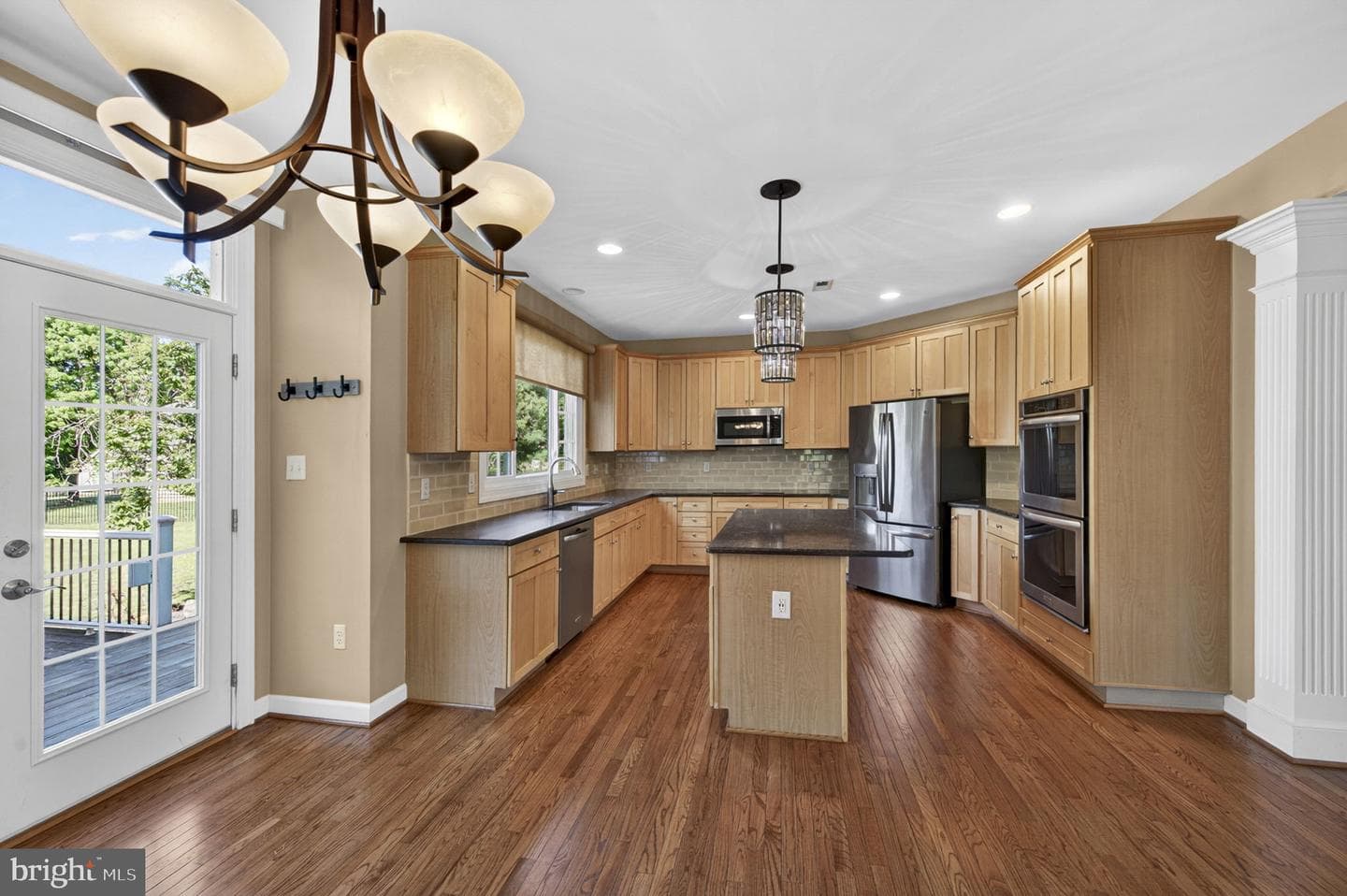 2112 Bordly Drive photo 32