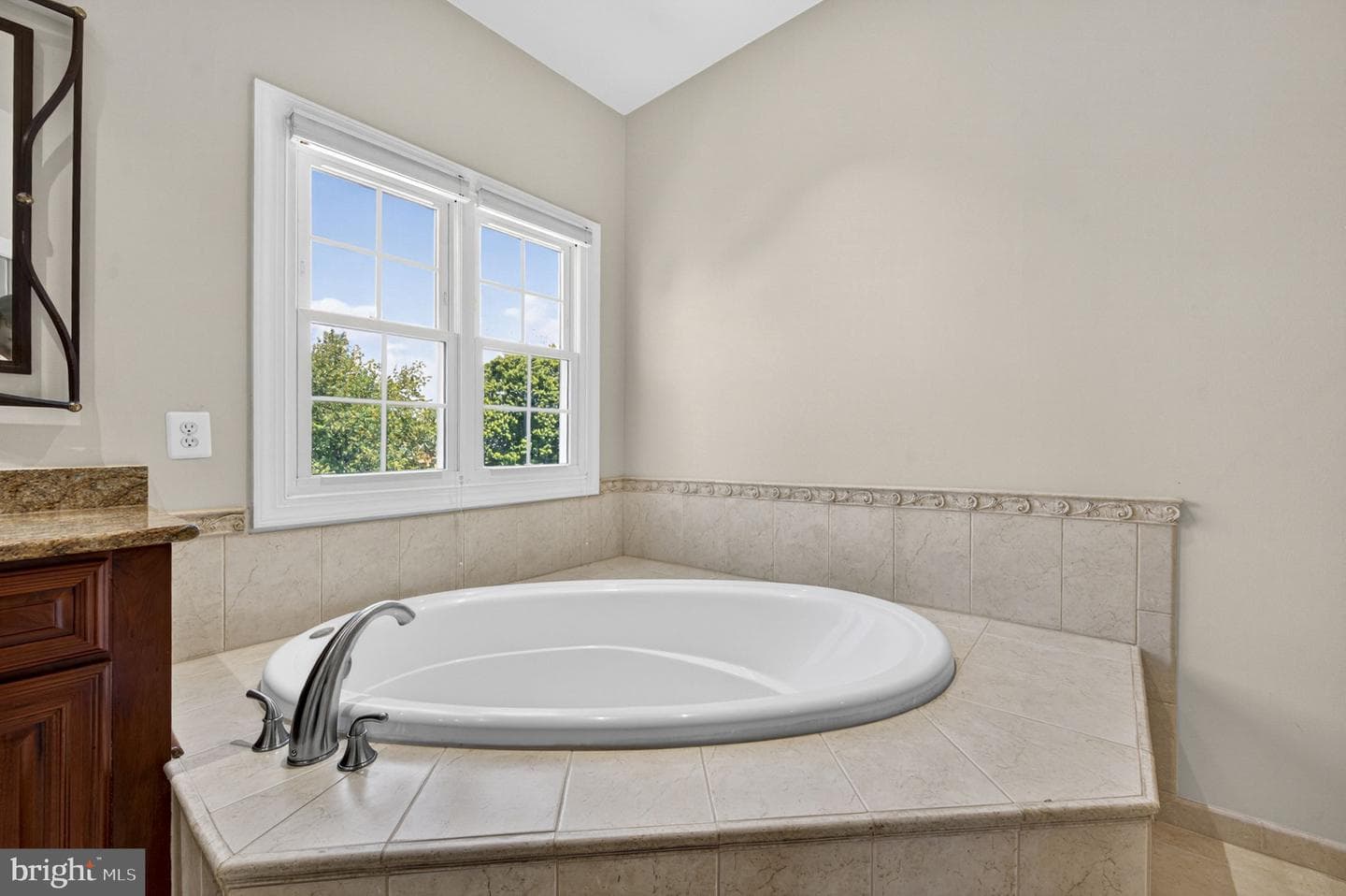 2112 Bordly Drive photo 52
