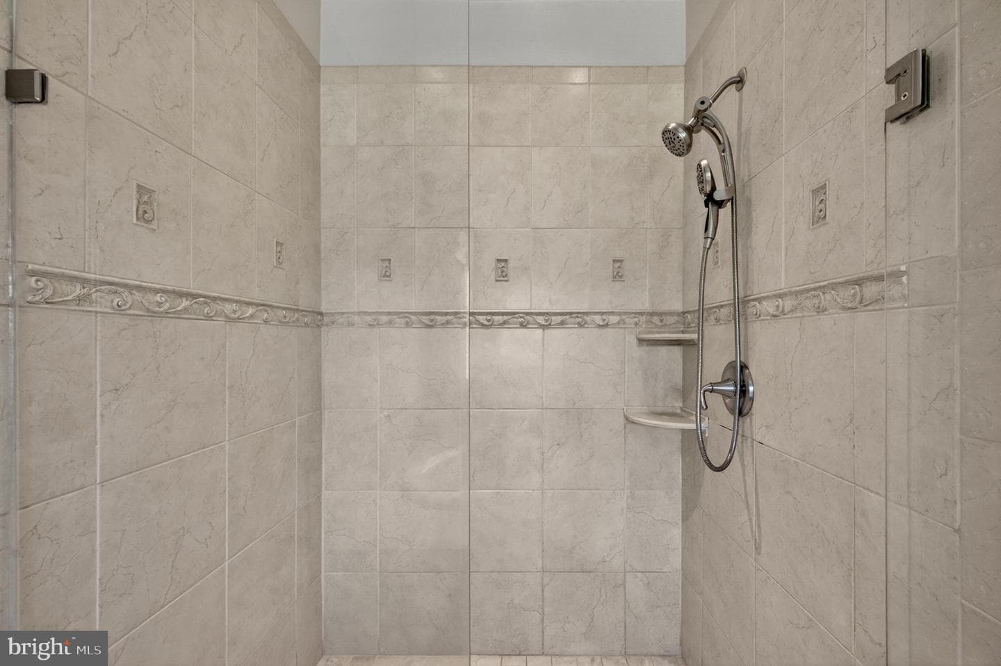 2112 Bordly Drive photo 53