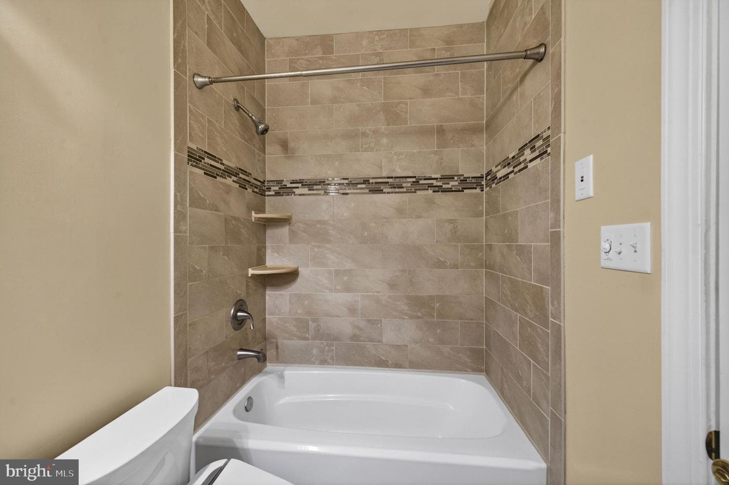 2112 Bordly Drive photo 64