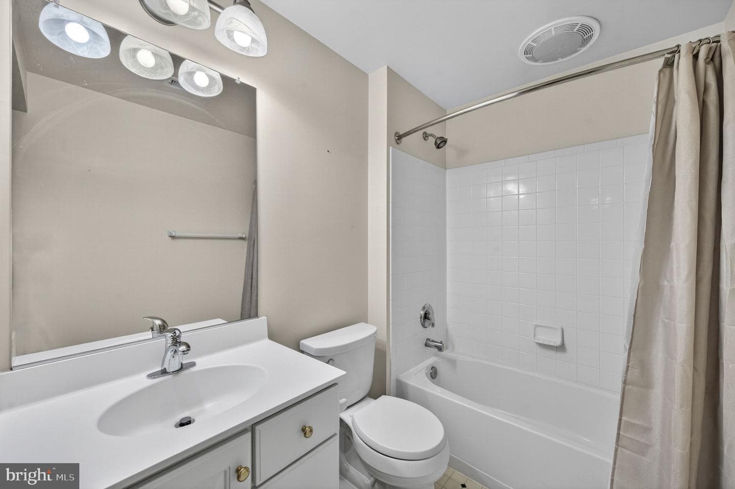 2112 Bordly Drive photo 73