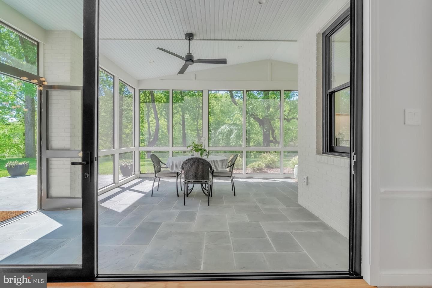 14 Stanmore Court photo 33