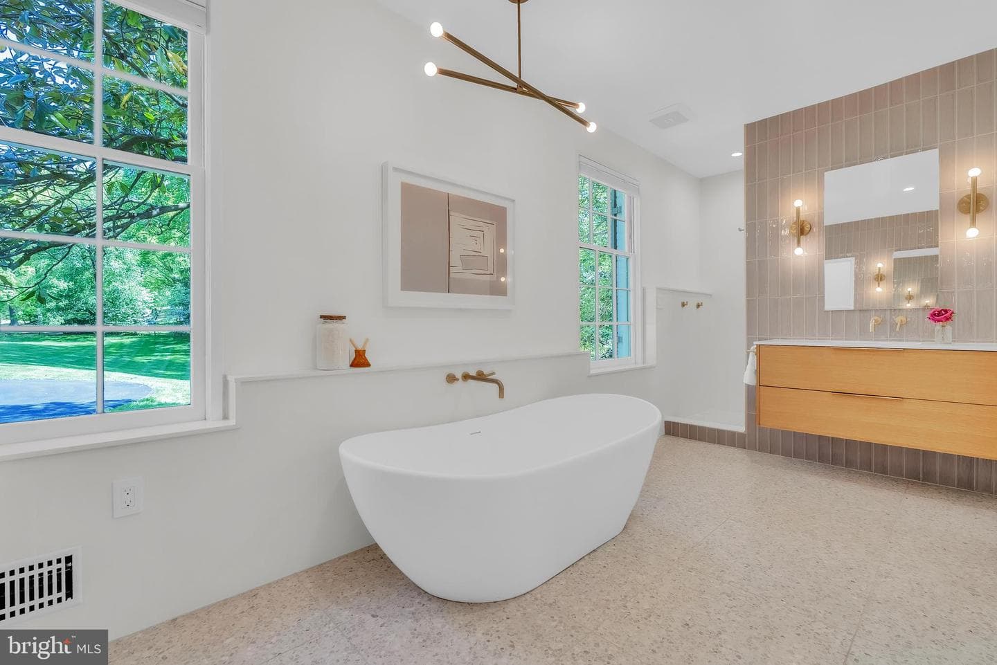14 Stanmore Court photo 46