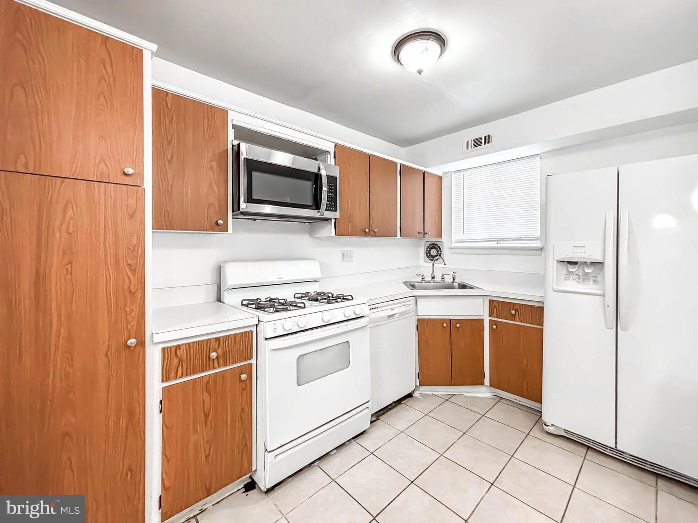 11402 Cherry Hill Rd # 104 photo 10