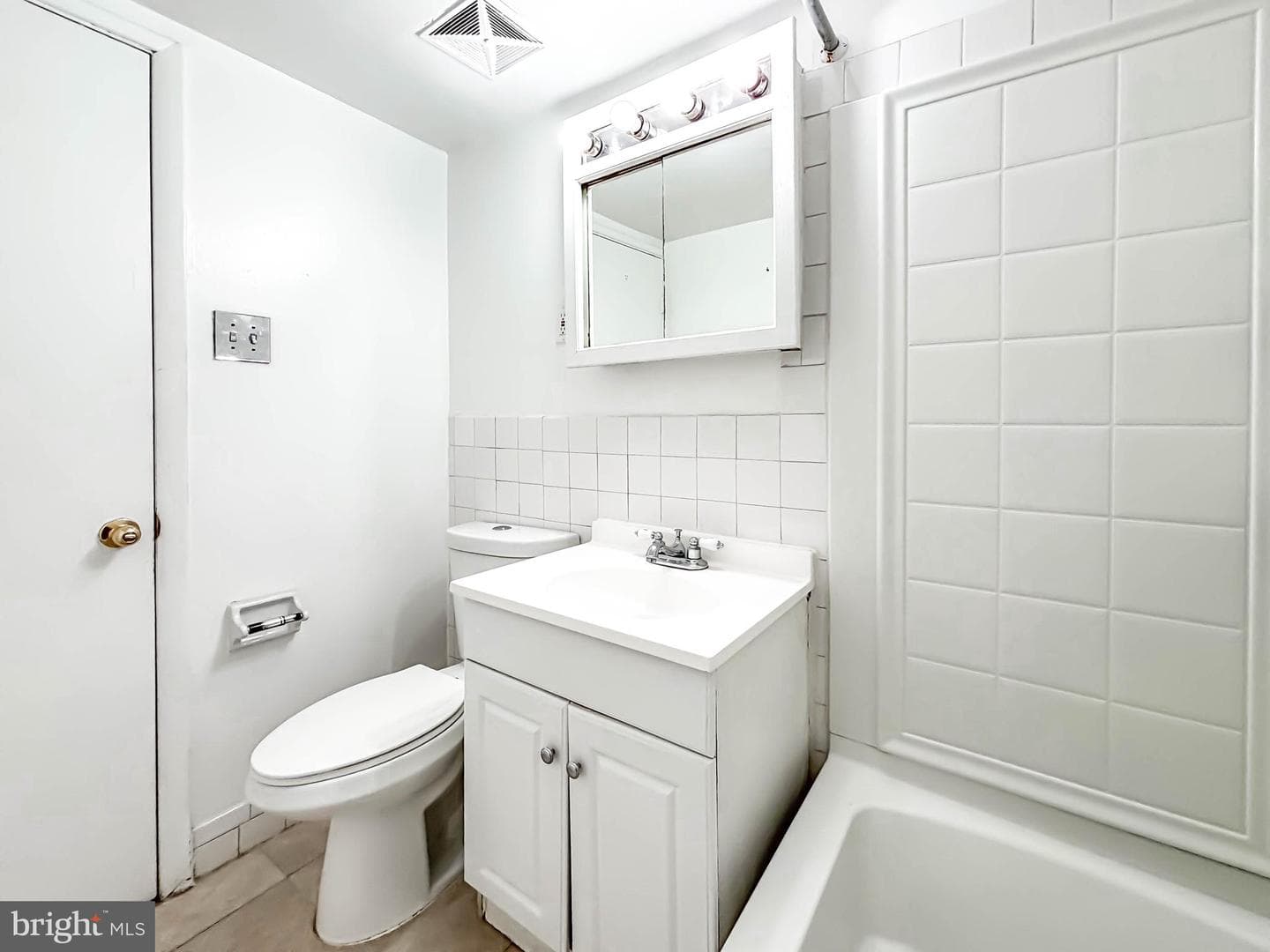 11402 Cherry Hill Rd # 104 photo 14