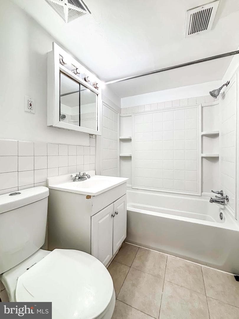 11402 Cherry Hill Rd # 104 photo 15