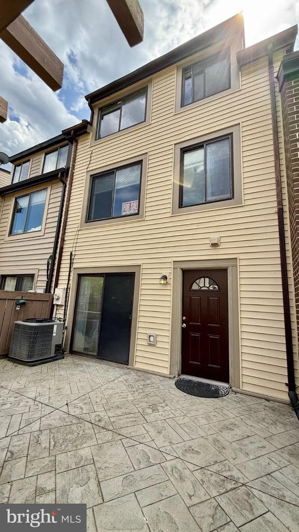 10044 Forest View Place photo 12