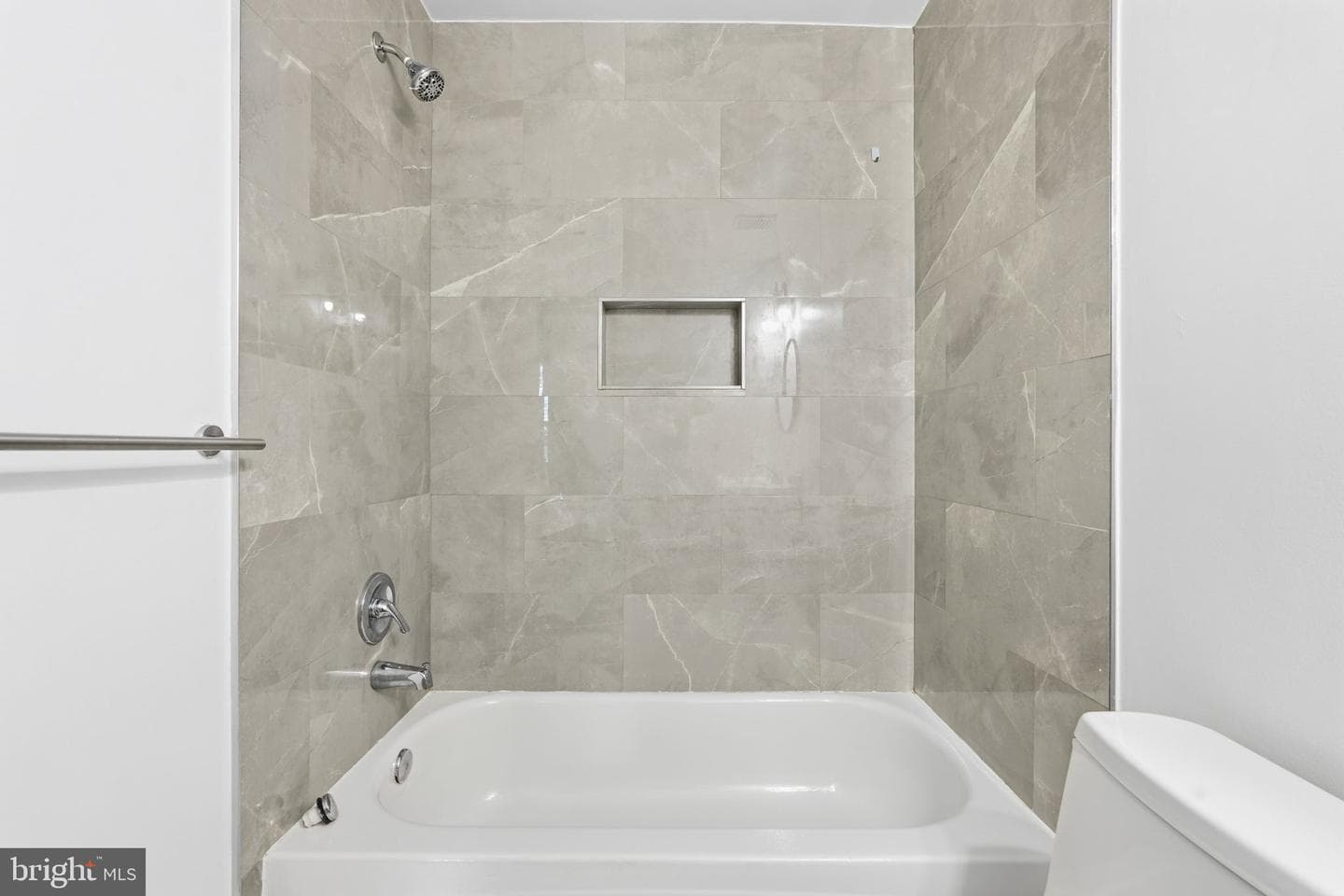 14018 Valleyfield Drive #6-7 photo 17
