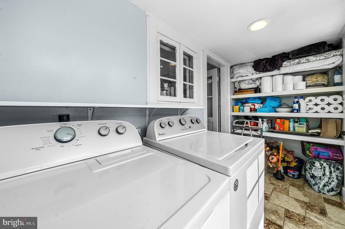 8 James Street photo 29