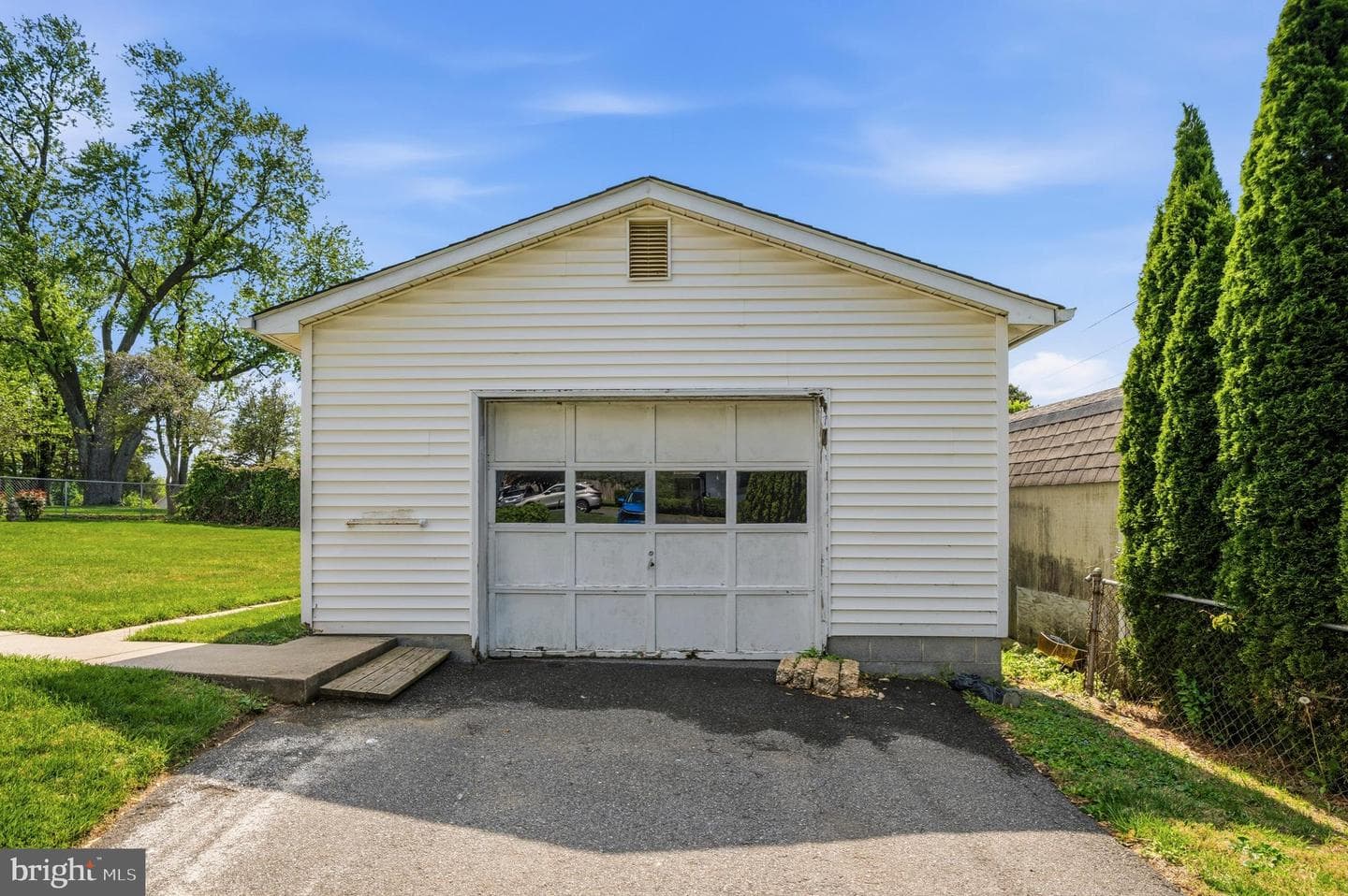 8 James Street photo 46