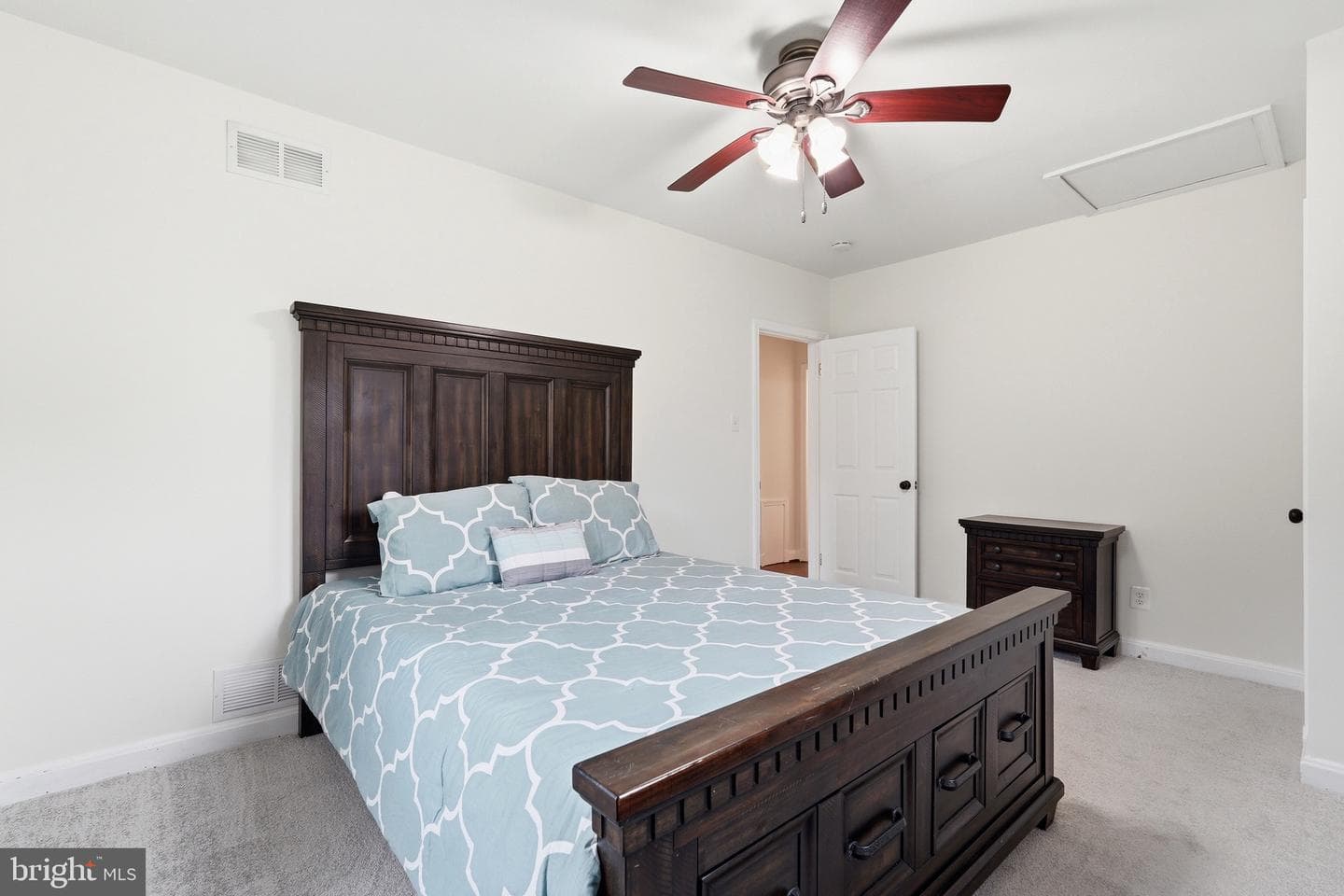 23725 Woodfield Road photo 18