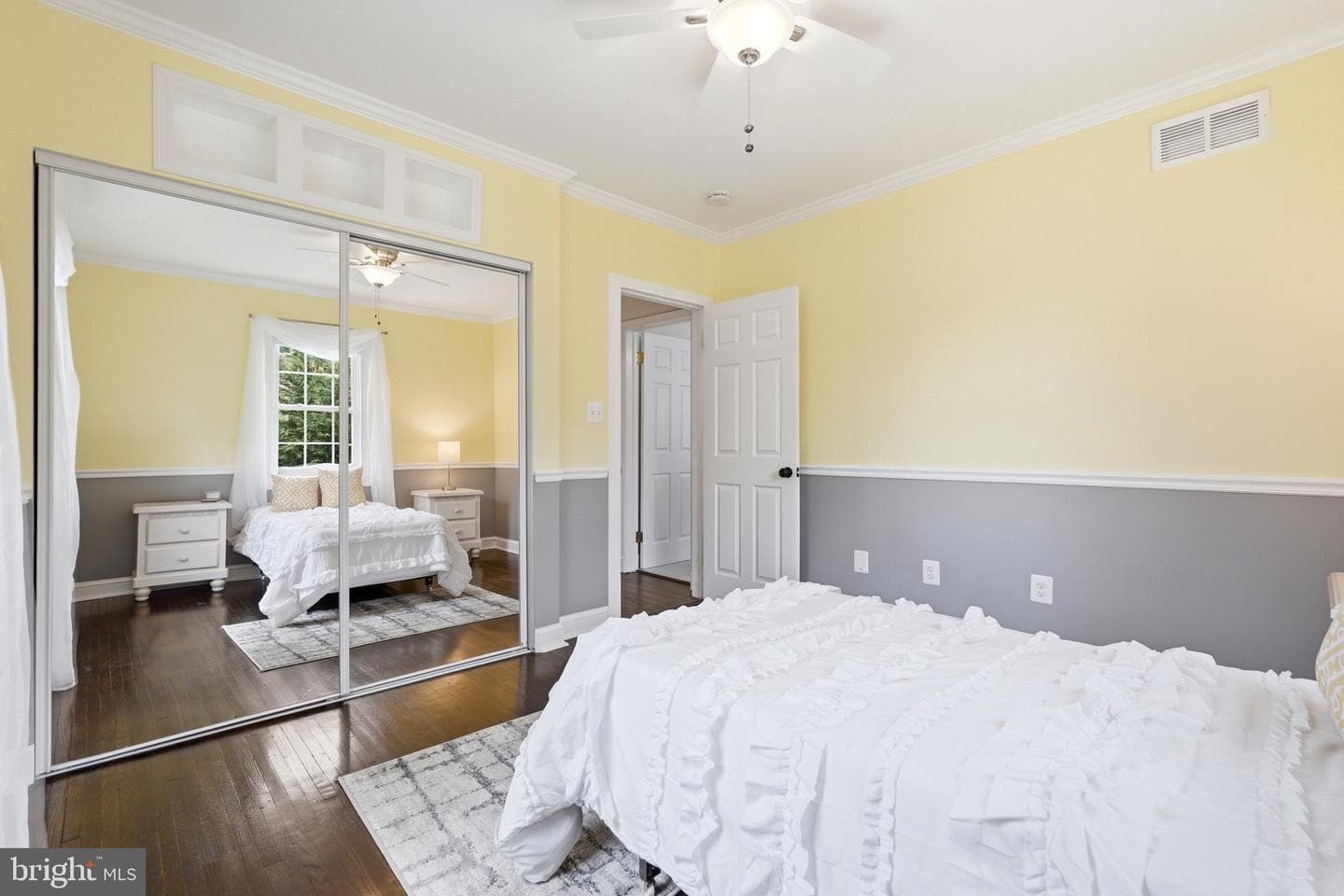 23725 Woodfield Road photo 20