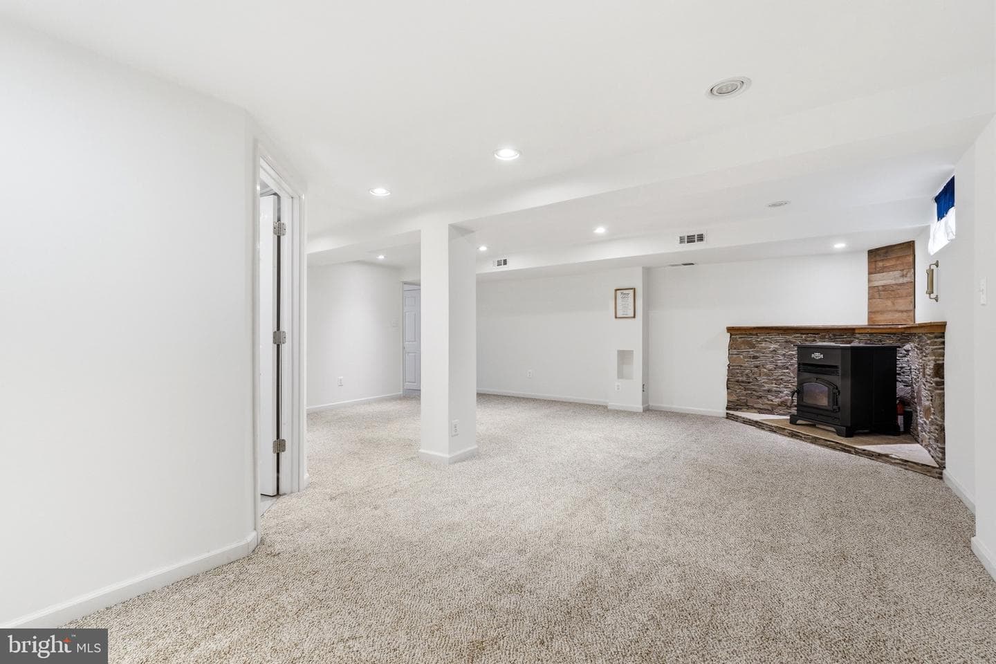 23725 Woodfield Road photo 28