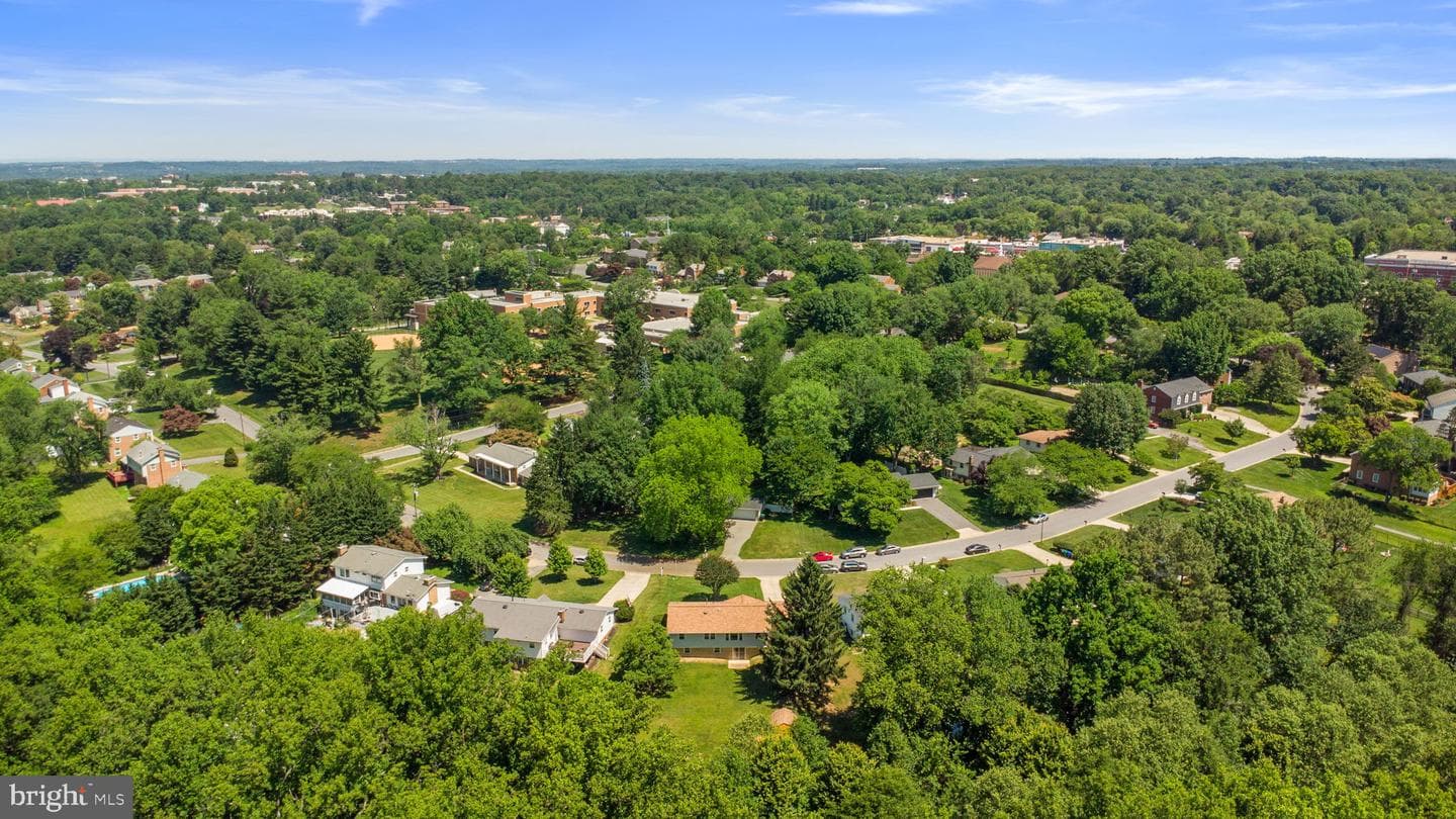 9008 Edgewood Drive photo 33