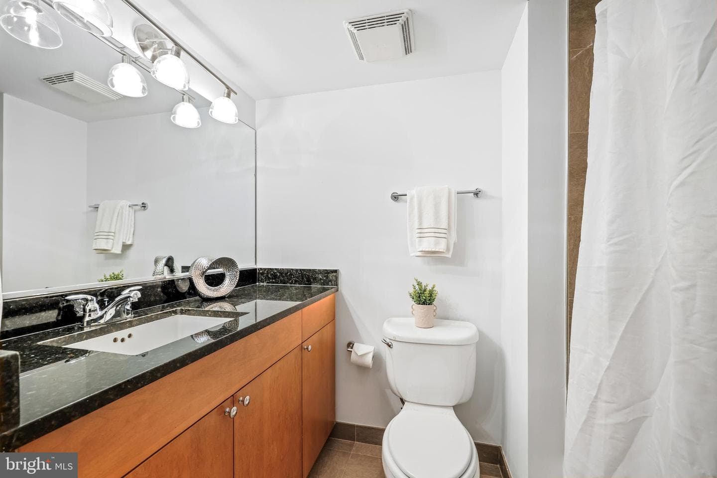 7500 Woodmont Avenue #sl15 photo 22