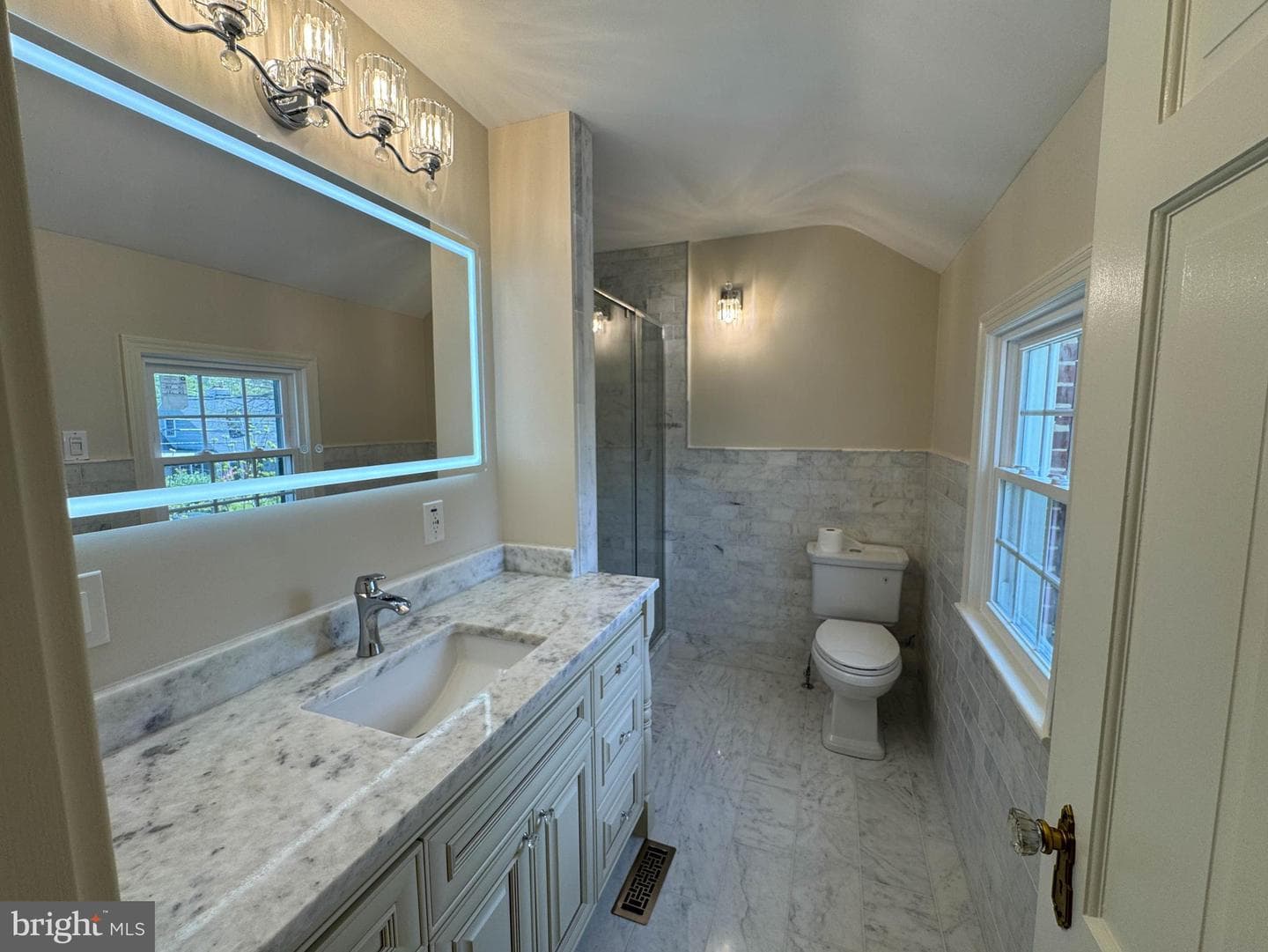 9421 Thornhill Road photo 25