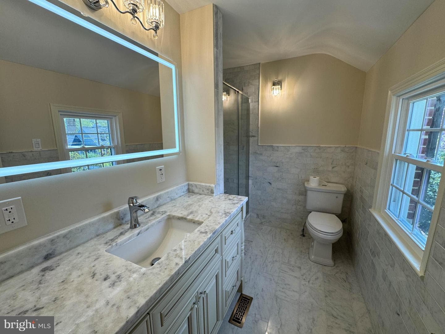 9421 Thornhill Road photo 27