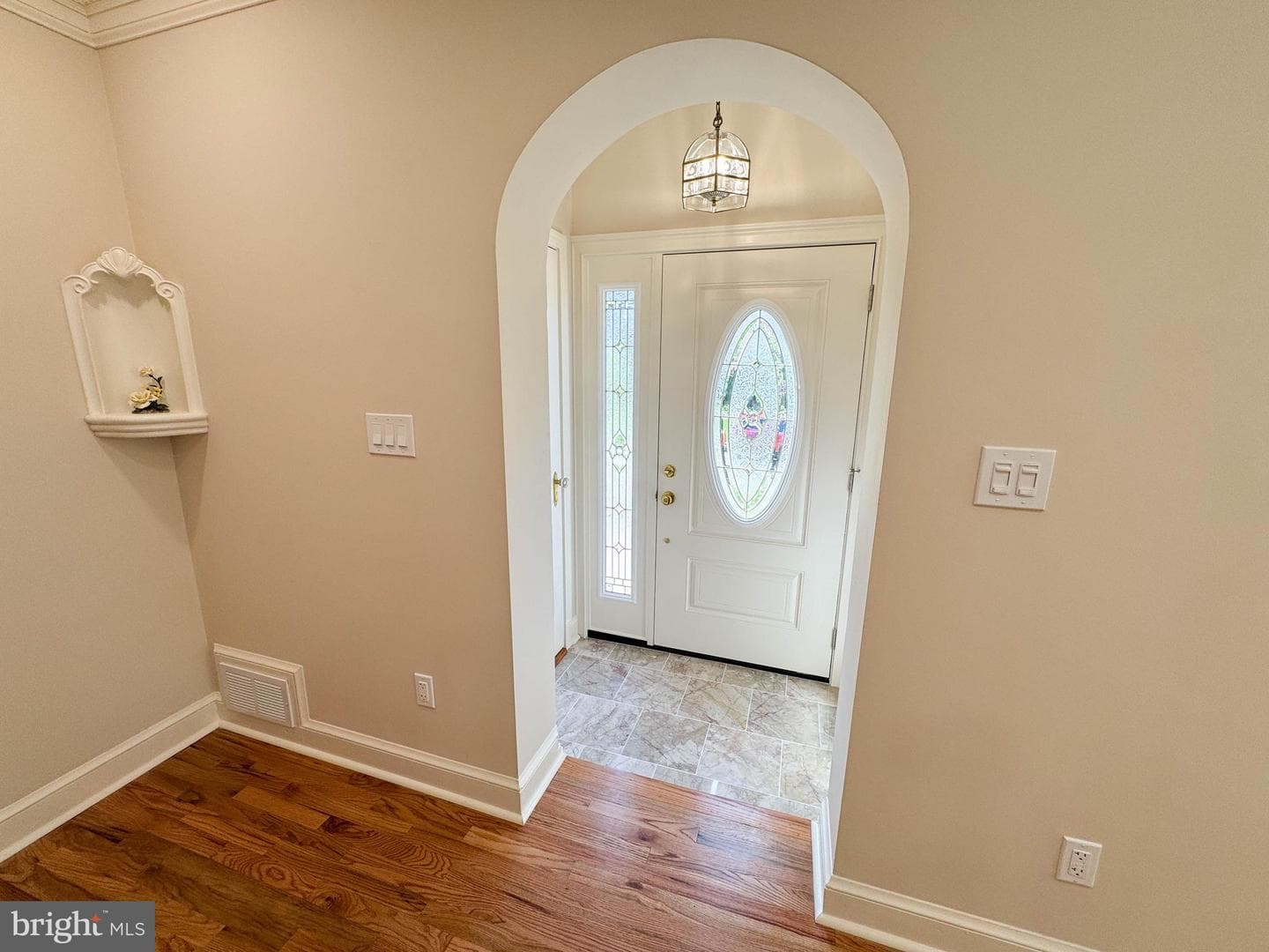 9421 Thornhill Road photo 3
