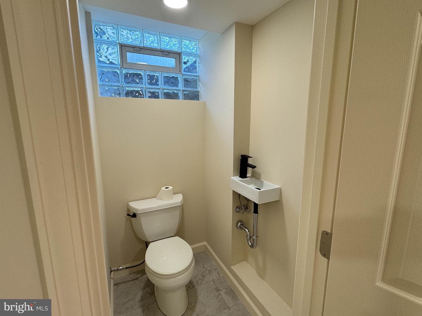 9421 Thornhill Road photo 34
