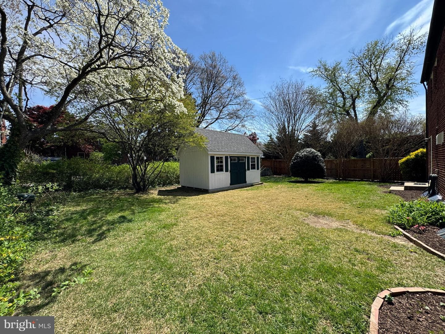 9421 Thornhill Road photo 40