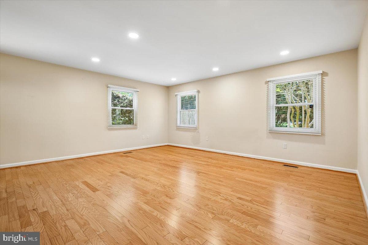13909 Bethpage Lane photo 5