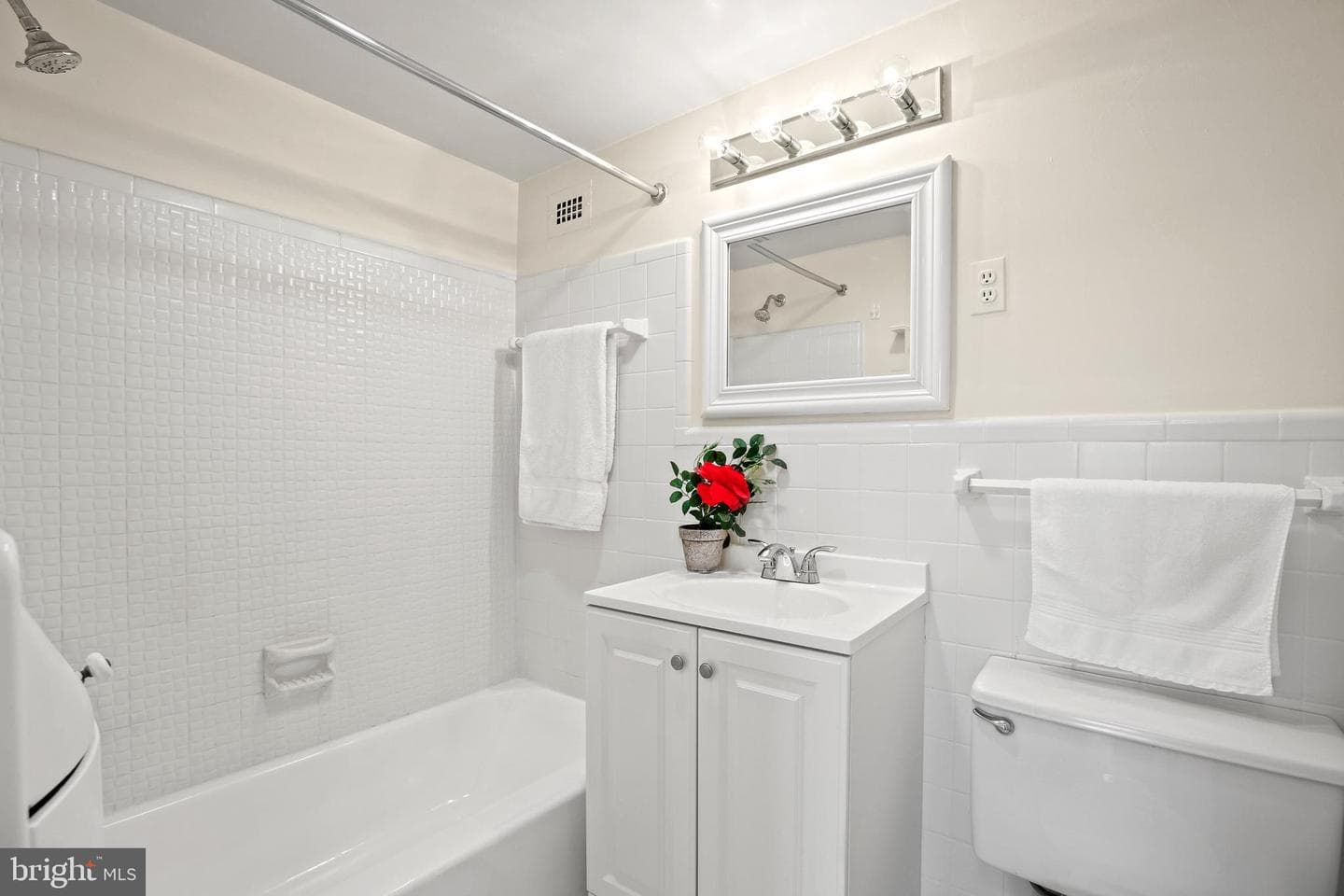 10401 Grosvenor Place #708 photo 16
