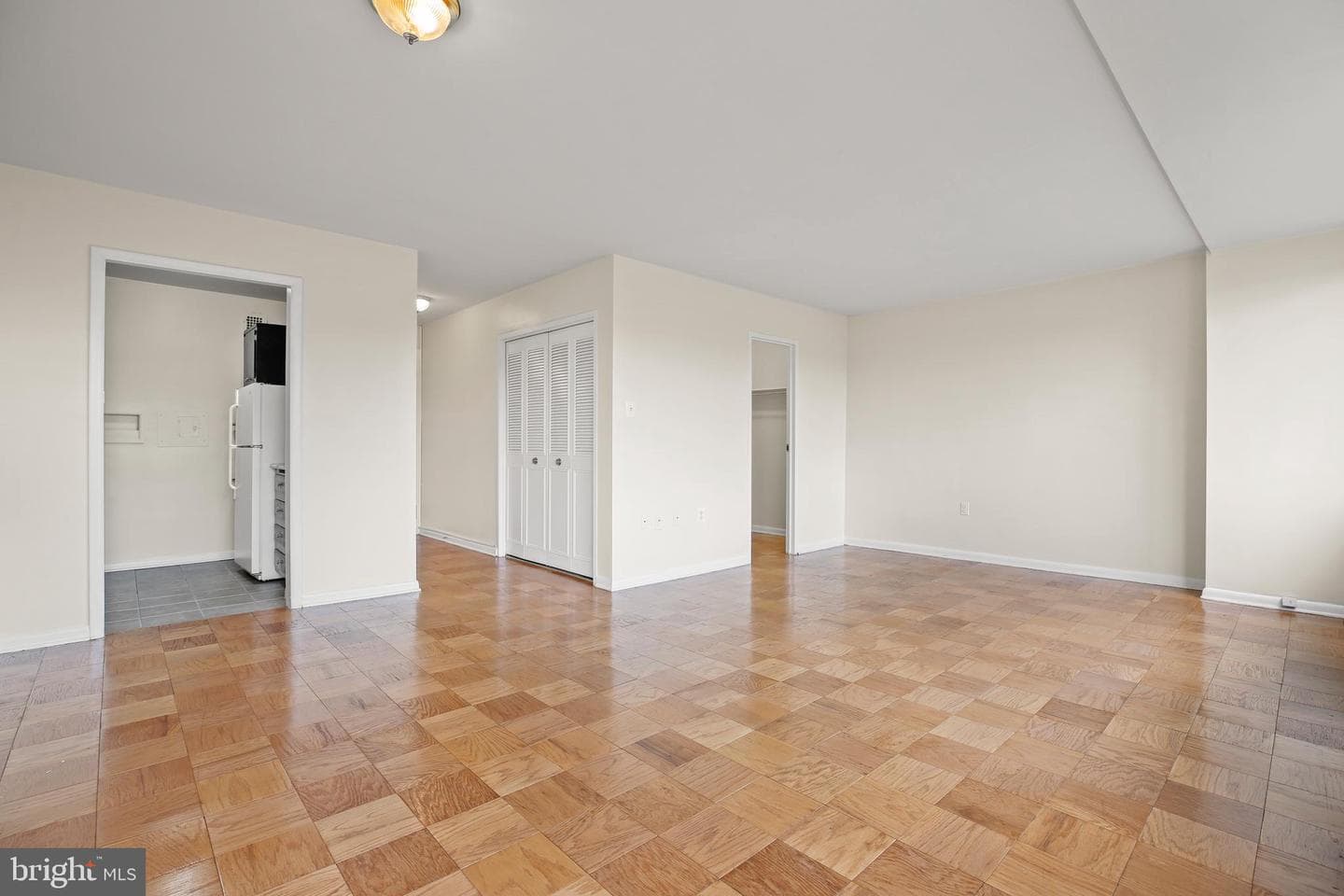 10401 Grosvenor Place #708 photo 5