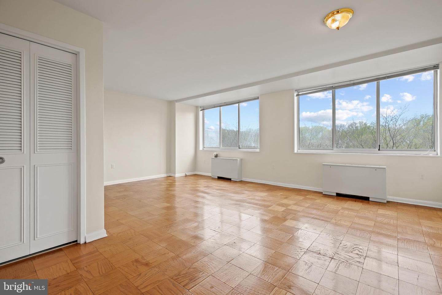 10401 Grosvenor Place #708 photo 6