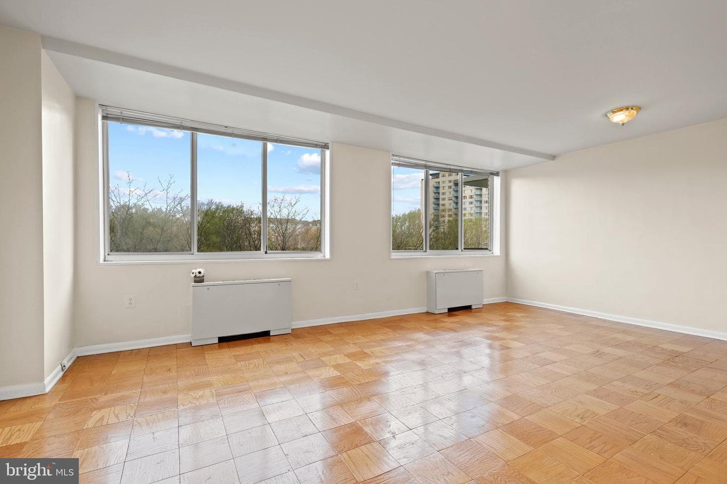 10401 Grosvenor Place #708 photo 7