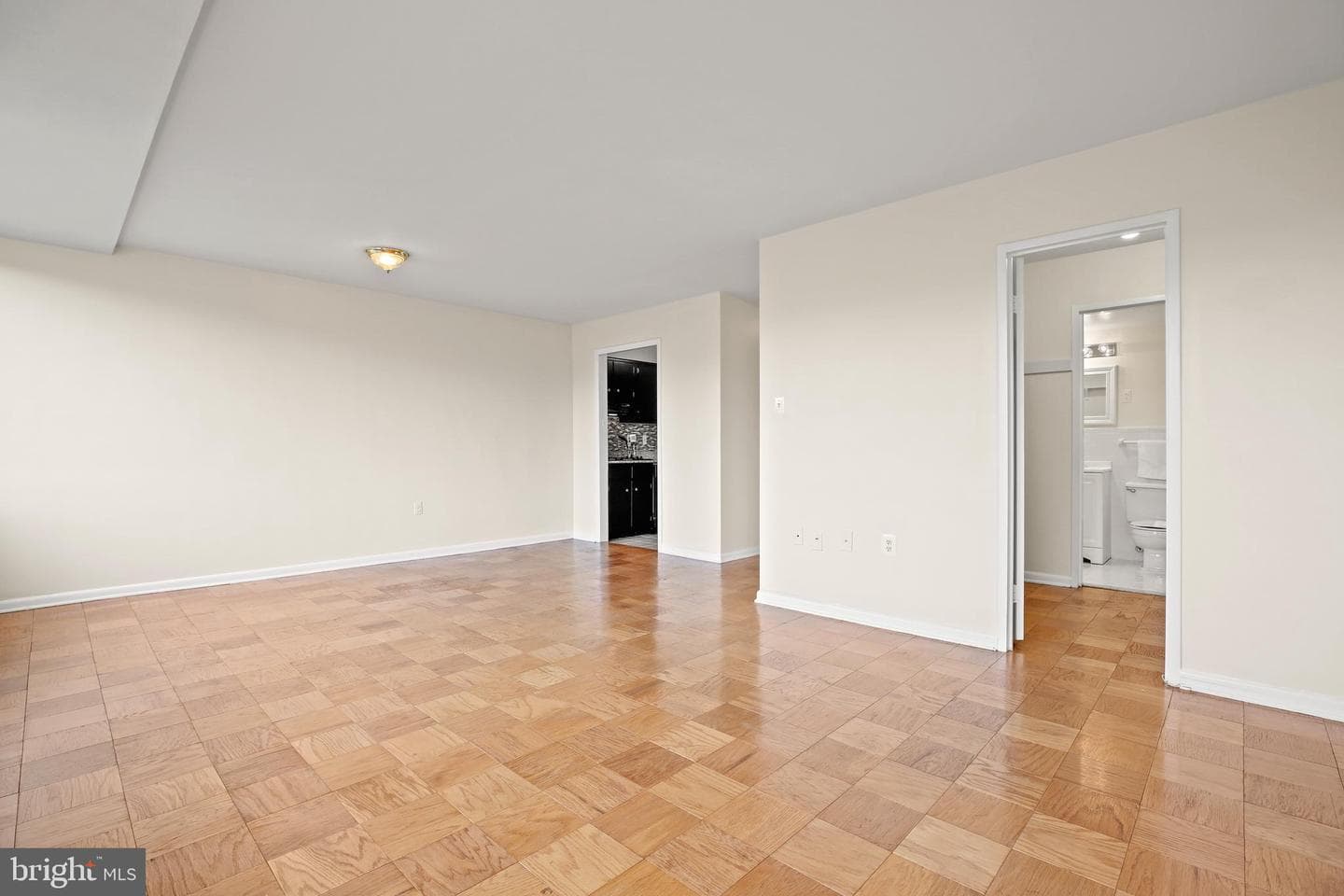 10401 Grosvenor Place #708 photo 8
