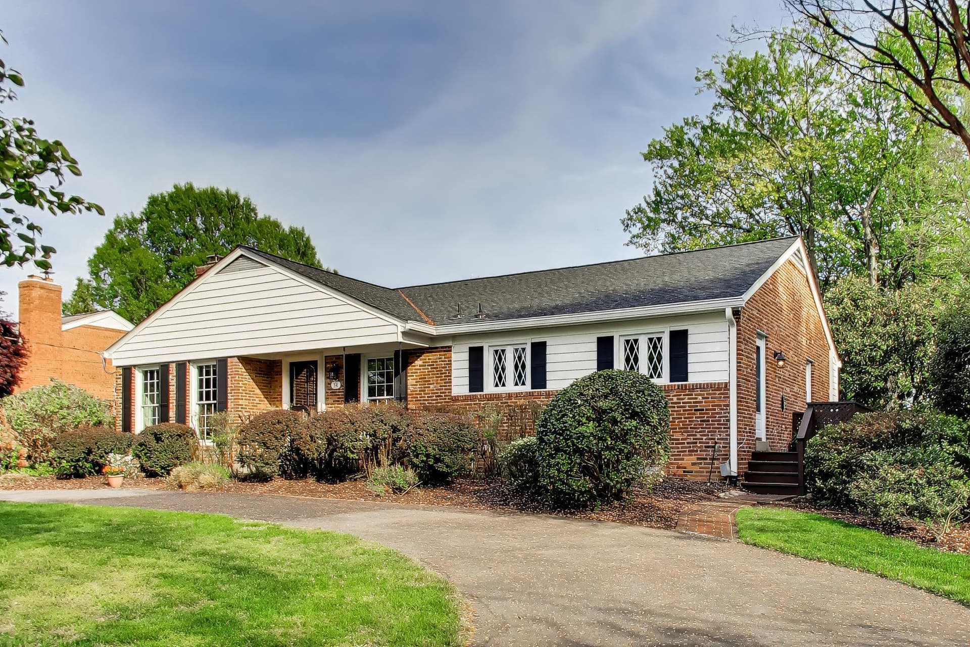 54 Orchard Way N photo 3