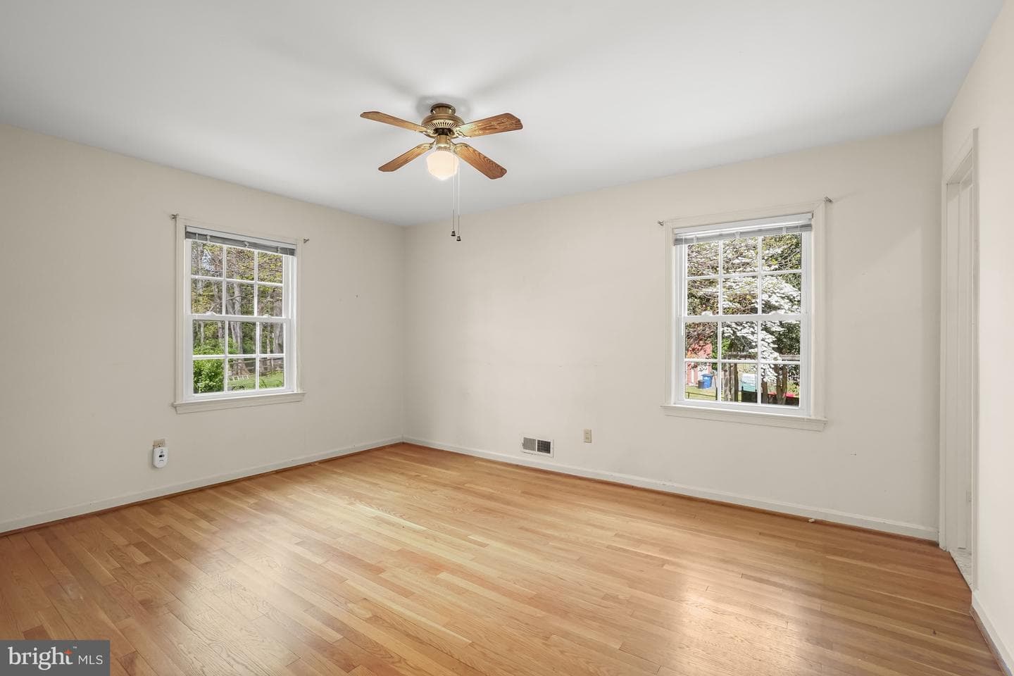 9720 Byeforde Road photo 10