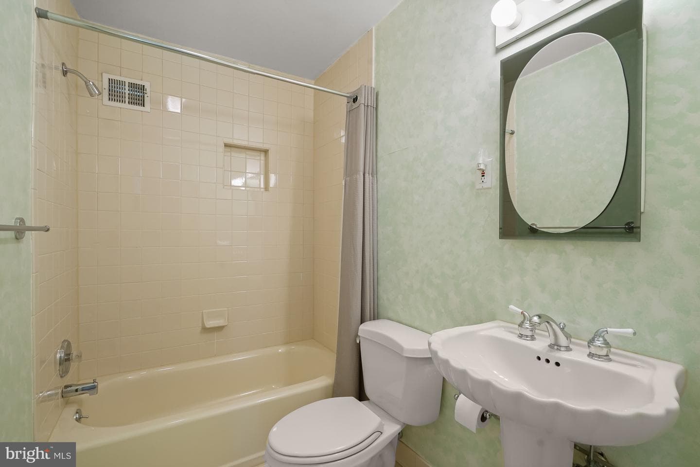 9720 Byeforde Road photo 14