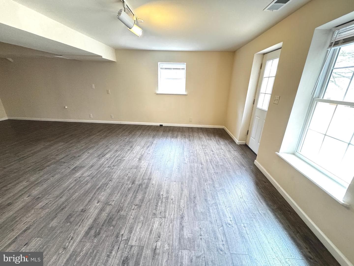 125 Mission Drive photo 33
