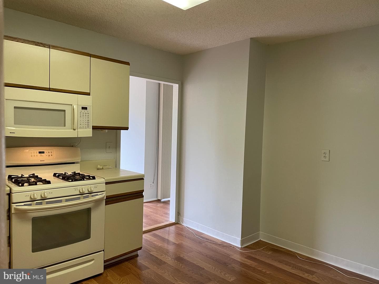 5225 Pooks Hill Road #228s photo 12
