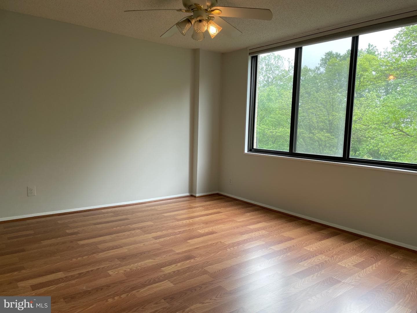 5225 Pooks Hill Road #228s photo 7