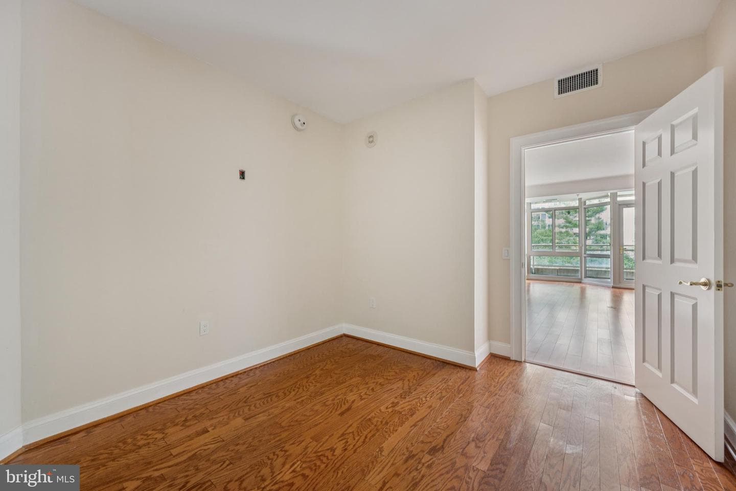 5630 Wisconsin Avenue #506 photo 8