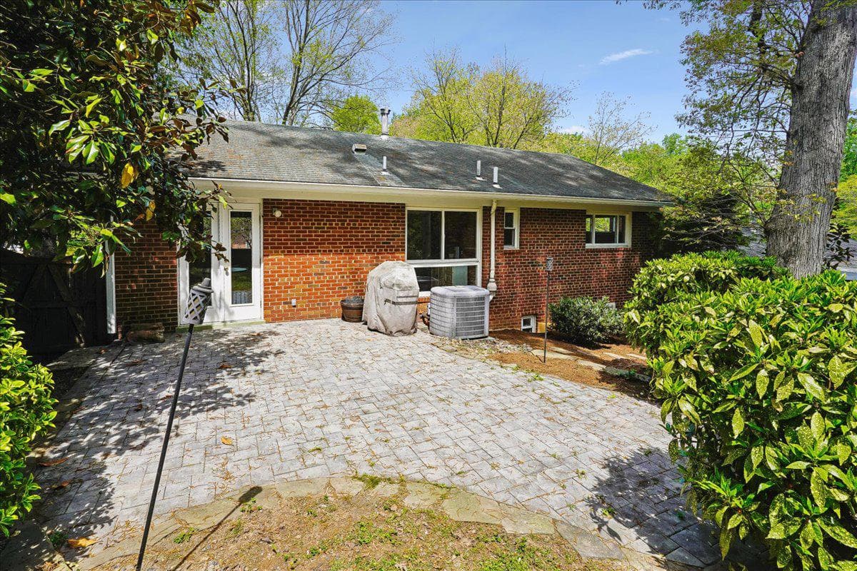 104 Belton Road photo 45