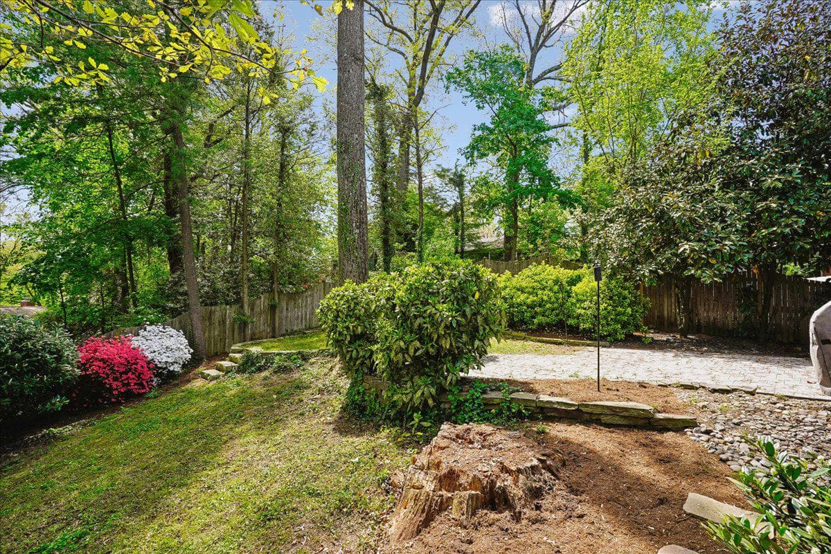 104 Belton Road photo 53