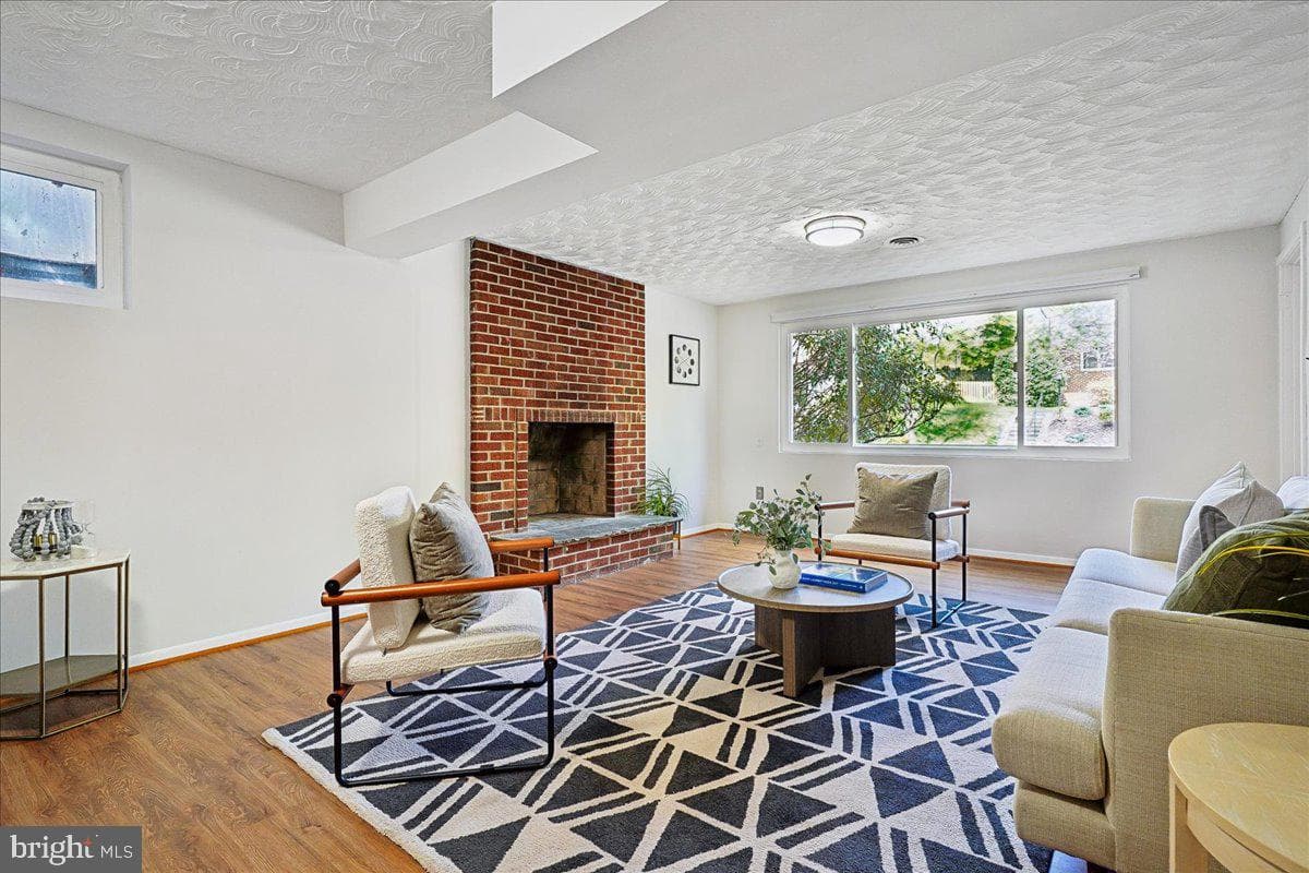 104 Belton Road photo 9