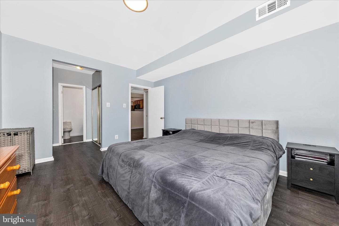 20319 Beaconfield Terrace #2 photo 16