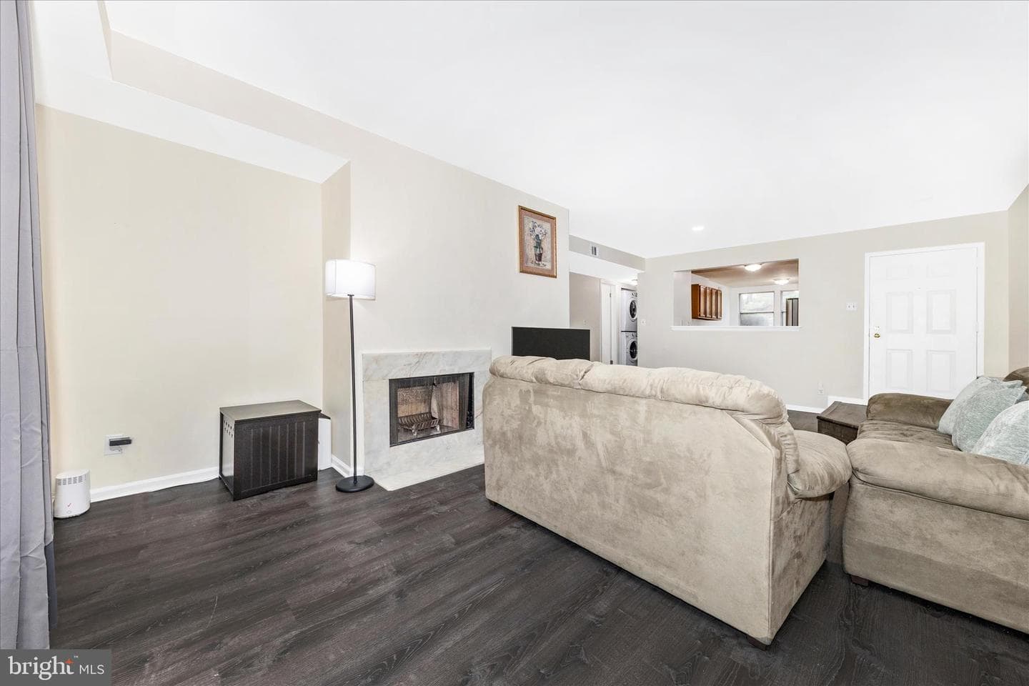 20319 Beaconfield Terrace #2 photo 5