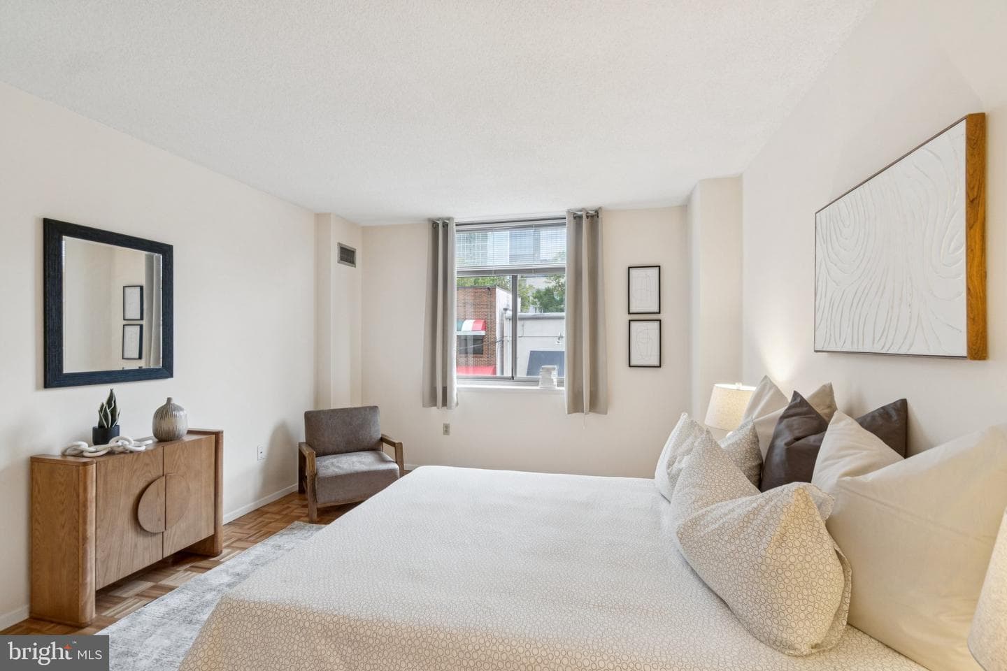 7111 Woodmont Avenue #316 photo 16