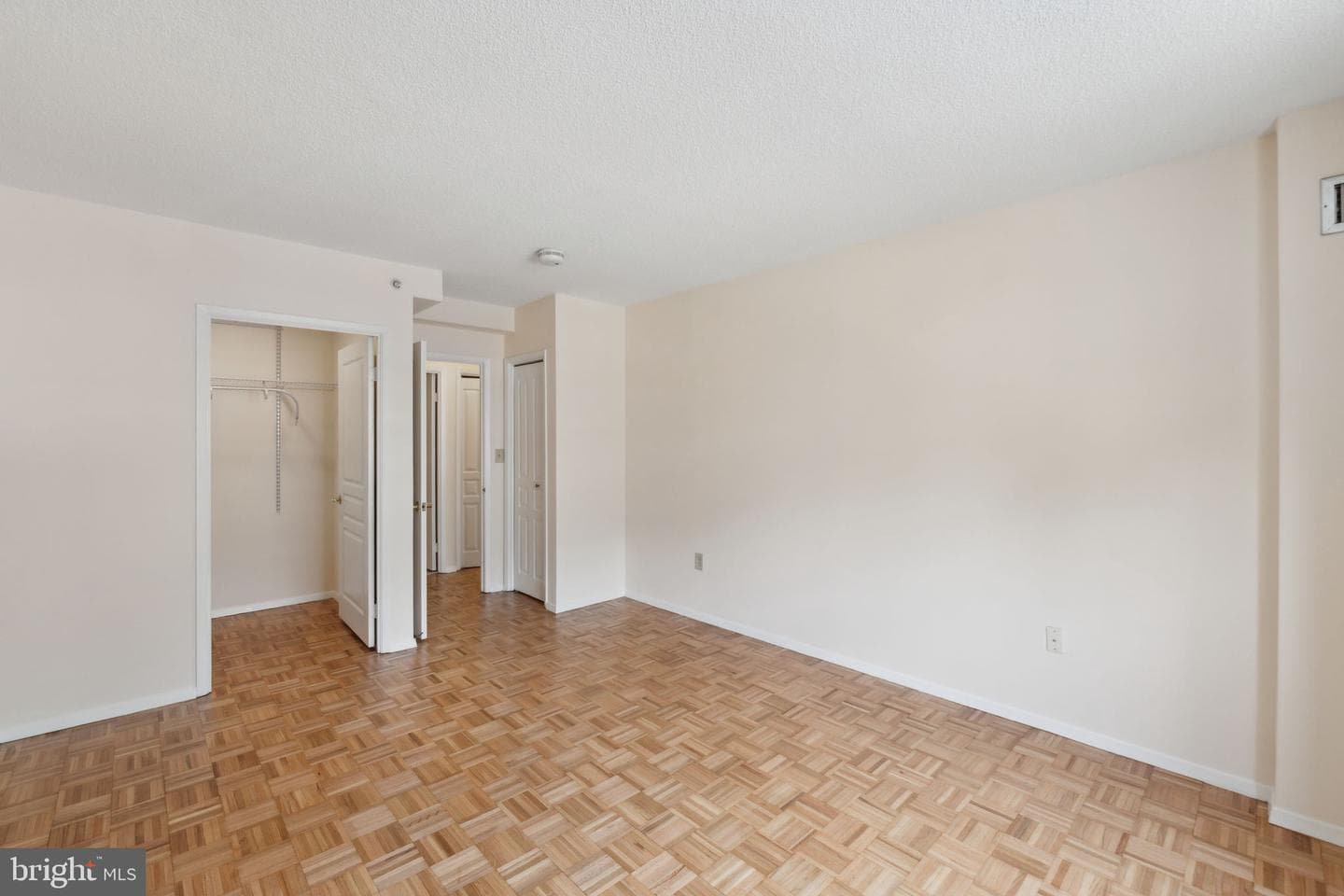 7111 Woodmont Avenue #316 photo 27