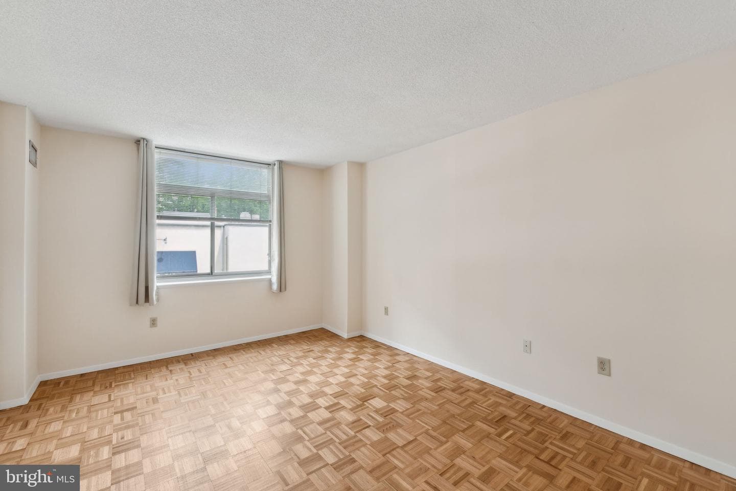 7111 Woodmont Avenue #316 photo 28
